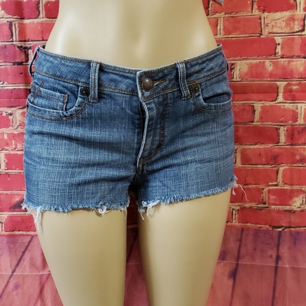 Fragile blue jeans Distressed Wom shorts